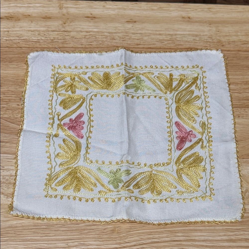 Vintage lot of 4 Handmade Embroidered Floral Napkins